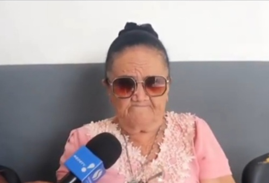 Dona Raimunda a idosa que se apaixonou pelo cheiro do sovaco do ex-companheiro vira influencer digital