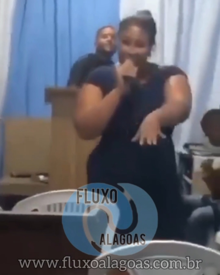 Pastor desmascarado em pleno culto traía a esposa com a irmã da igreja e vídeo viraliza