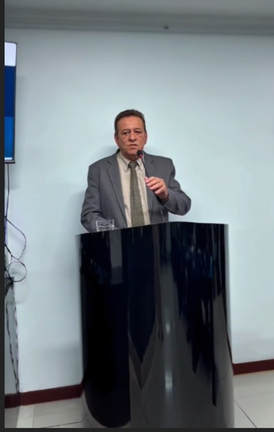 Vereadores acolhem requerimento do vereador Simplesmente Jamil e aprovam por unanimidade o reajuste de 11% aos profissionais da educação