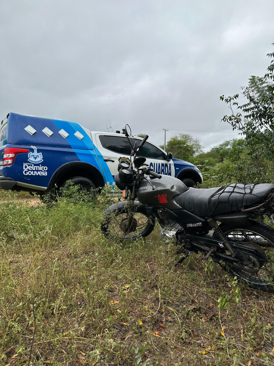GUARDA MUNICIPAL DE DELMIRO GOUVEIA RECUPERA MOTOCICLETA COM REGISTRO DE ROUBO E FURTO