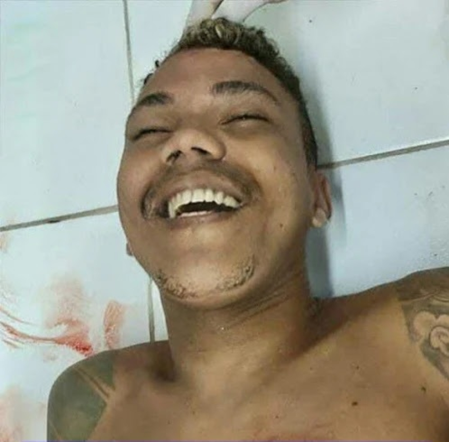 Suspeito de crime parece está sorrindo em foto após ser atingido e morto em confronto com a Polícia do Rio Grande do Norte 