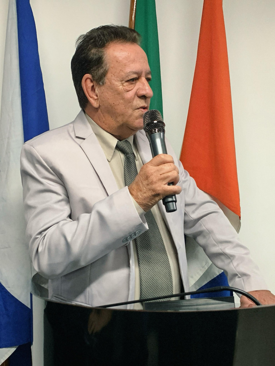 Vereador Simplesmente Jamil requer aprovação em duas votações do Projeto de Lei nº 024/2025, que garante reajuste aos profissionais da Educação