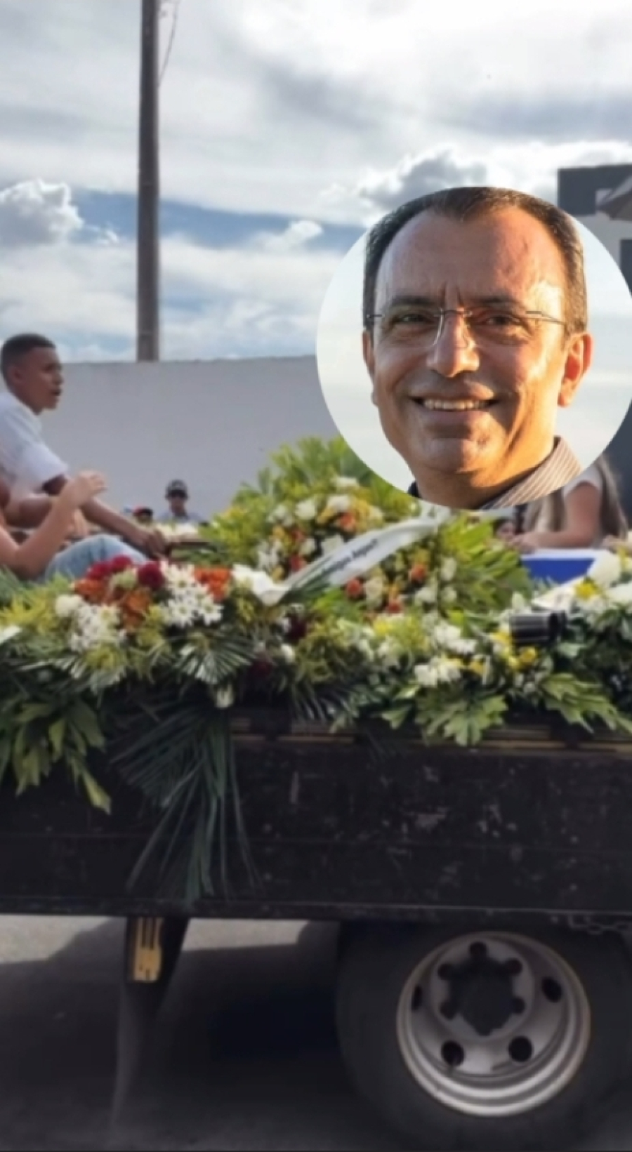 Ao som de jingle de campanha política corpo de José Edson Magalhães Felix é sepultado em Santana do Ipanema sob forte comoção 
