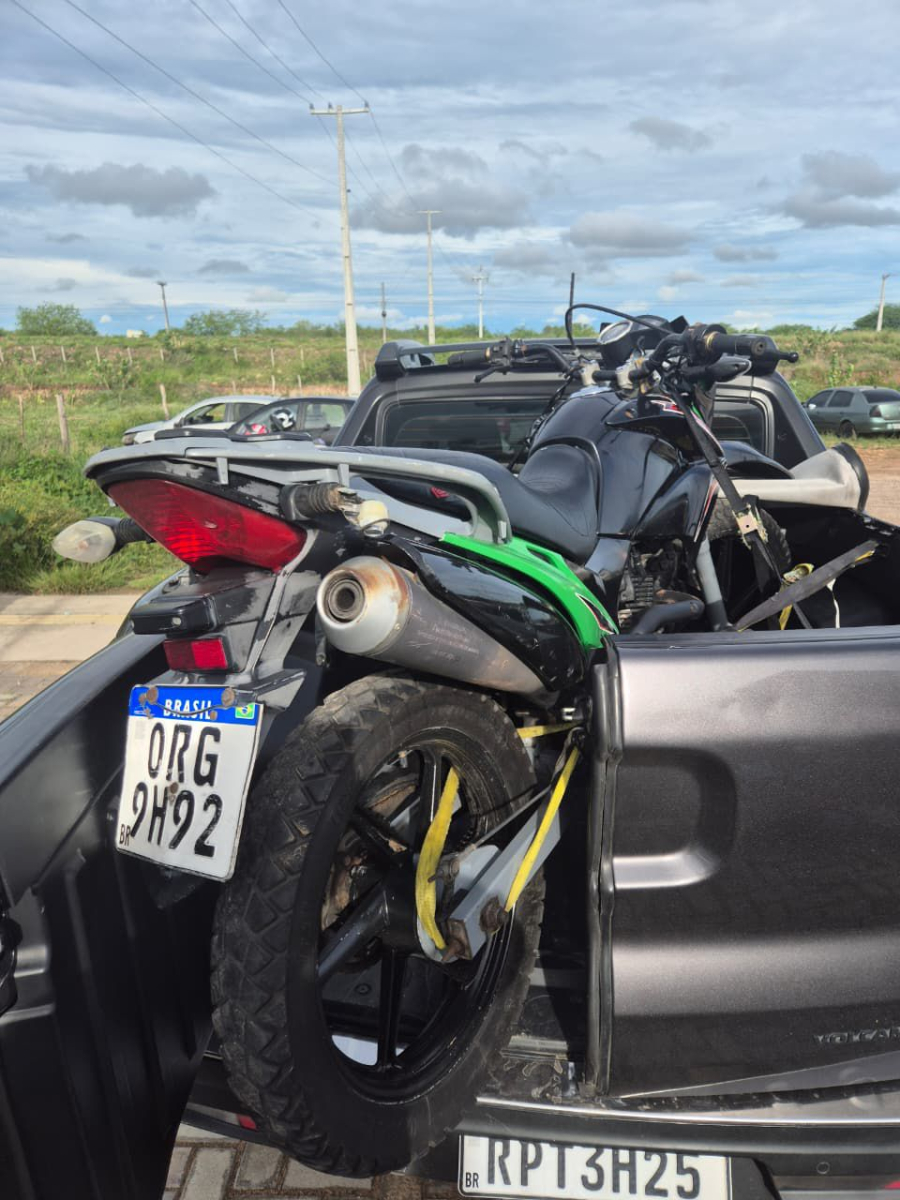 Motocicleta é recuperada pela Polícia Militar em Mata Grande após rastreador apontar o local