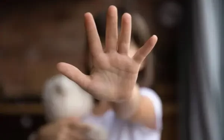 Avó cobrava R$ 10 para tio e vizinho cometerem estupros contra neta de 10 anos de idade