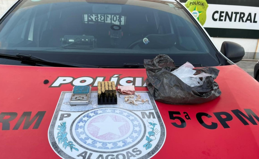 Polícia Militar apreende crack e cocaína após denúncias em Maceió e Marechal Deodoro