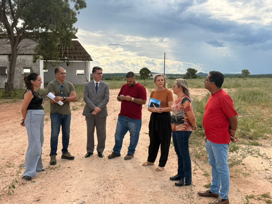 Comissão da Uncisal e Seduc aprova terreno para Medicina; prefeita Ziane Costa encaminha doação da área