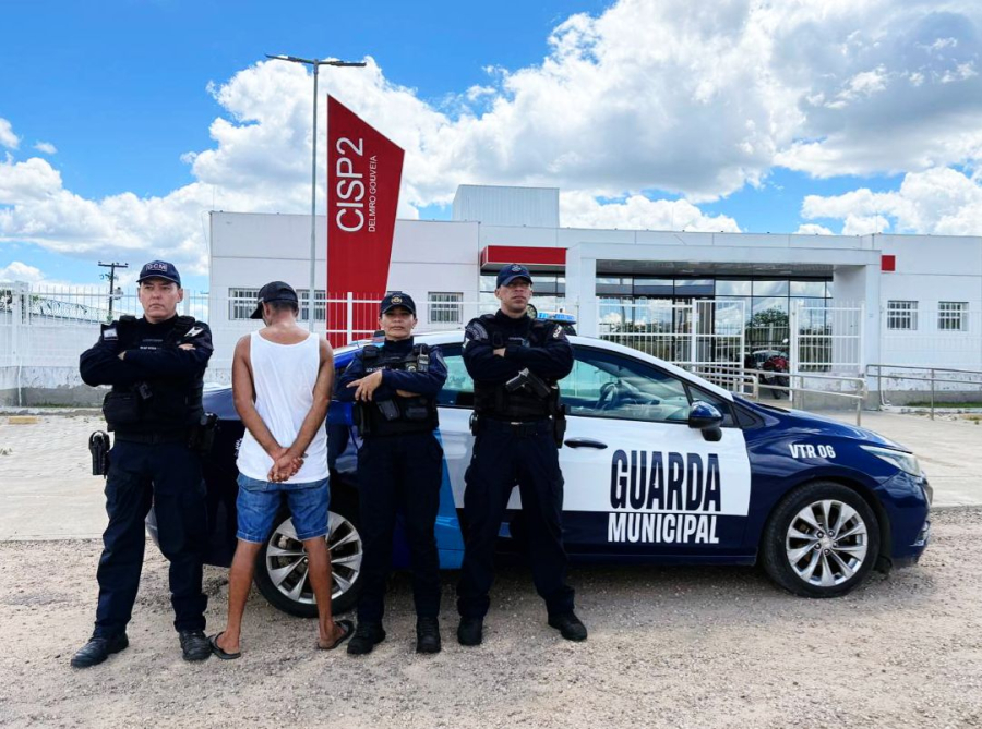 SUSPEITO DE FURTO É CONDUZIDO PELA GUARDA MUNICIPAL DE DELMIRO GOUVEIA À CISP POUCOS INSTANTES APÓS A DENÚNCIA