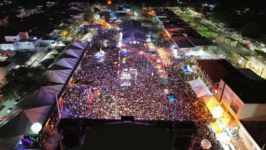 Prefeitos e prefeitas do Alto Sertão assinam carta aberta fixando limite de R$ 500 mil para cachês artísticos