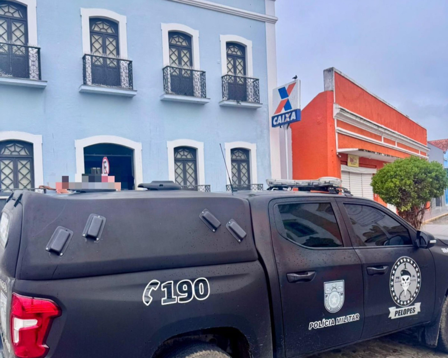 Polícia Militar flagra tentativa de estelionato em agência bancária de Penedo