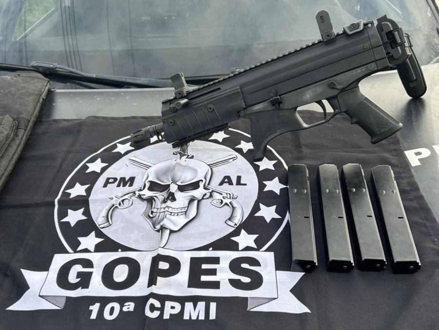 Gopes apreende arma de uso restrito durante cumprimento de mandado em residência de idosa em Arapiraca