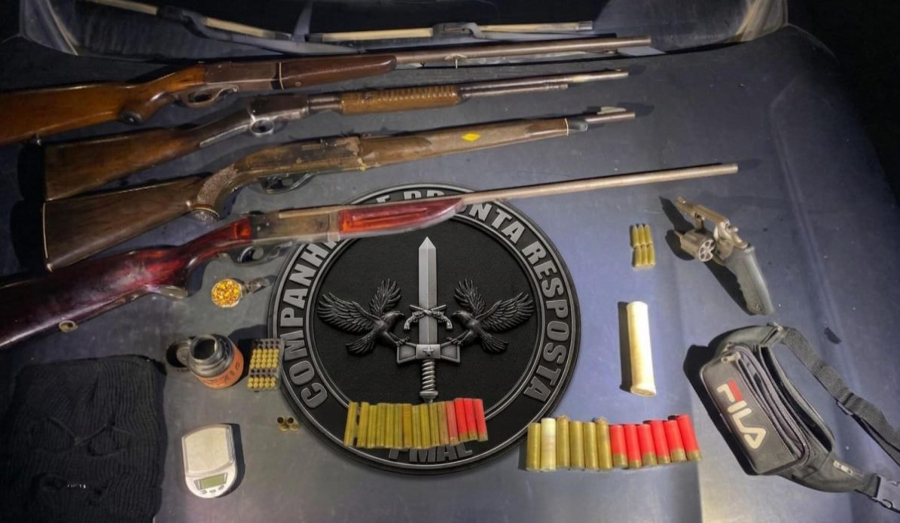 Operação RENOE: homem é preso com revólver e arsenal de espingardas em Japaratinga