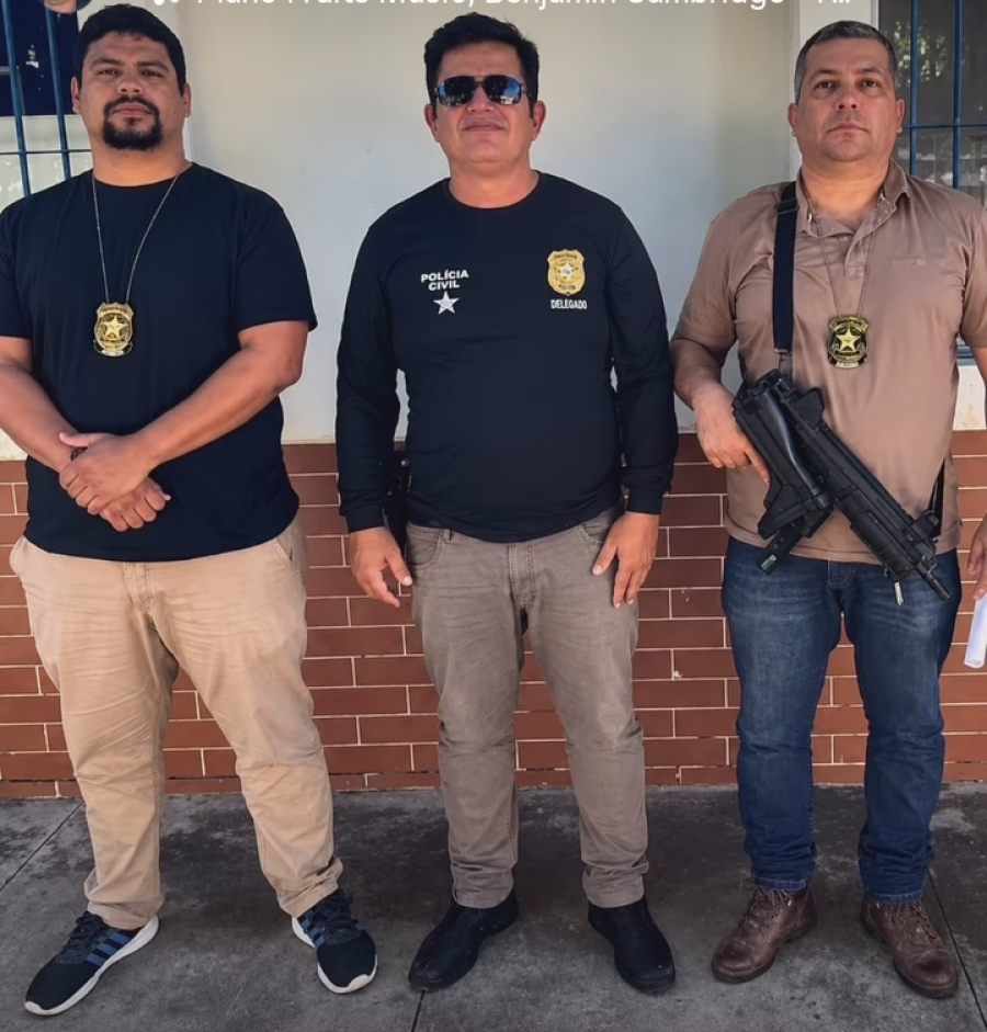 Delegado Dr. Rodrigo faz homenagens aos policiais vítimas de duplo homicídio