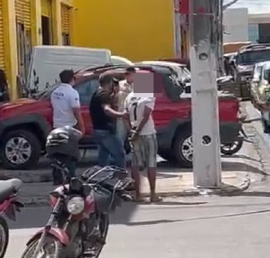 Homem é preso sob suspeita de crime de estupro contra idosa em Delmiro Gouveia