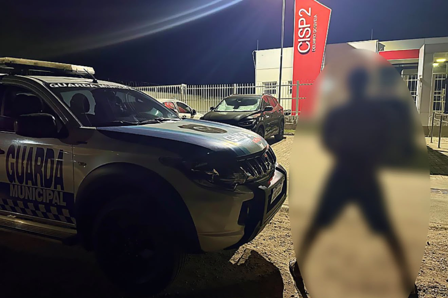 Homem é conduzido à CISP pela Guarda Municipal de DELMIRO GOUVEIA durante patrulhamento no bairro Ponto Chique II