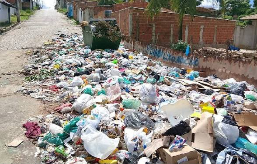 Defensoria vê risco de colapso na coleta de lixo e cobra dívida de R$ 50,8 milhões da Prefeitura de Maceió