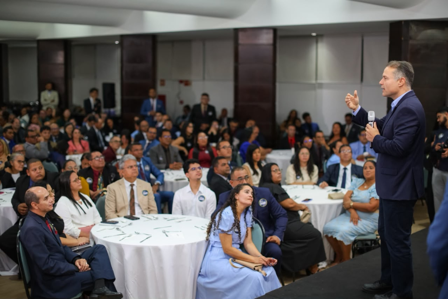 Mais de 400 pastores participam de encontro que reforça diálogo entre Renan Filho e comunidade evangélica