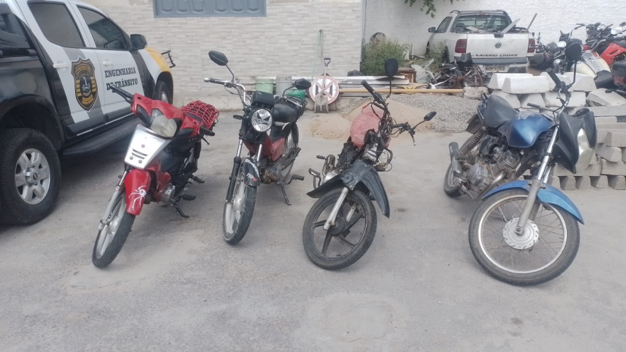 SMTT retira quatro motocicletas de circulação durante fiscalização em Delmiro Gouveia