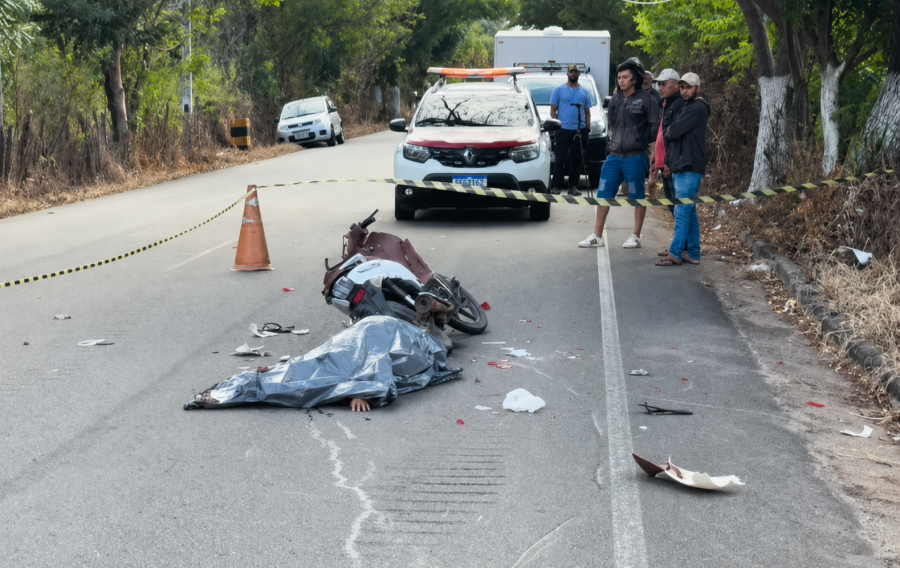 Mulher morre em grave acidente na AL-145, em Água Branca; colisão pode ter envolvido animal