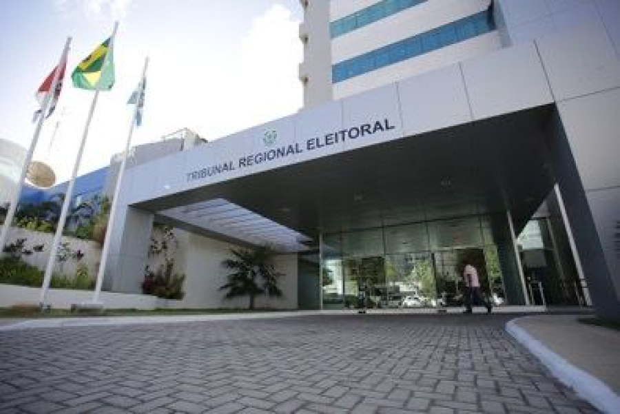 Justiça Eleitoral determina que João Henrique Caldas pare de veicular acusações falsas contra Renan Filho na propaganda de TV