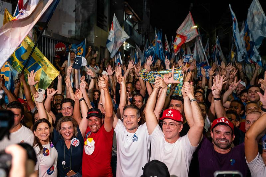Renan Filho reúne mais de 5 mil pessoas em caminhada na Grota do Cigano, no Jacintinho