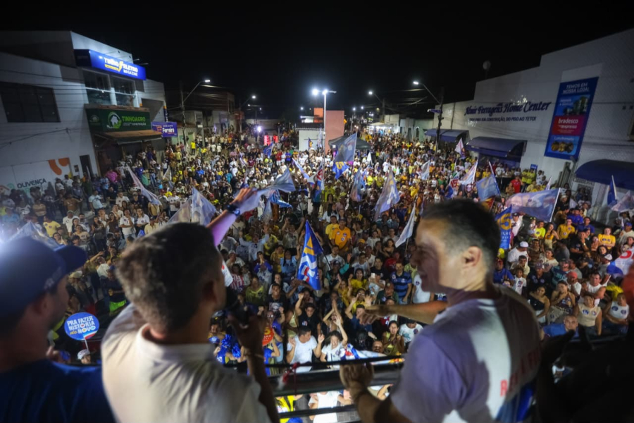 Mais de 5 mil pessoas fazem festa para receber Renan Filho em Olho d’Água das Flores