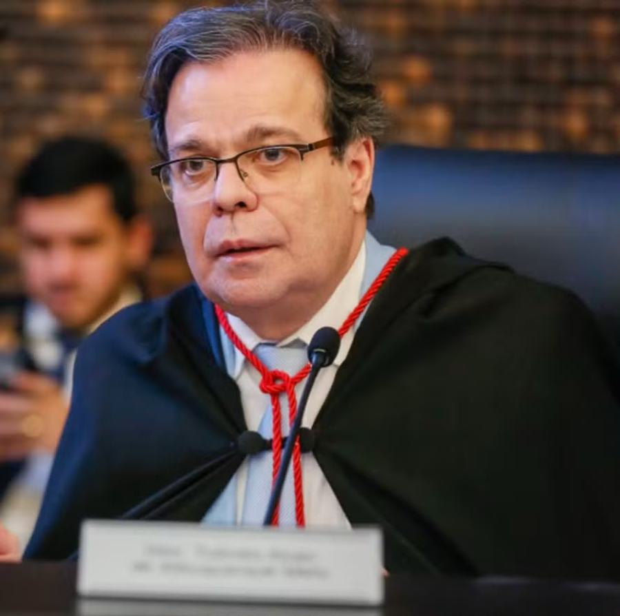 Almagis, Acrimal e advogados saem em defesa de Tutmés após afastamento pelo CNJ