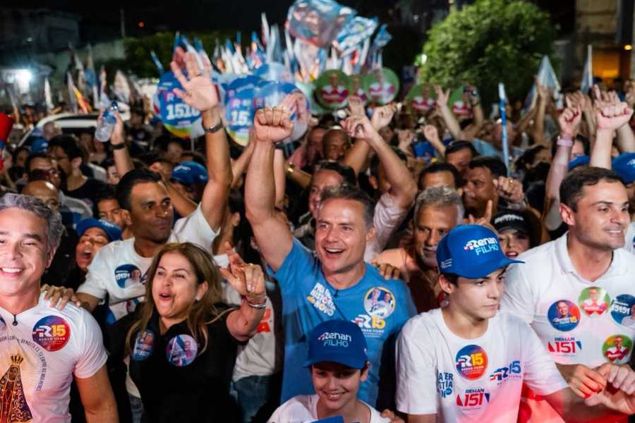 Renan Filho faz megacaravana na parte alta de Maceió e defende fim da escala 6x1